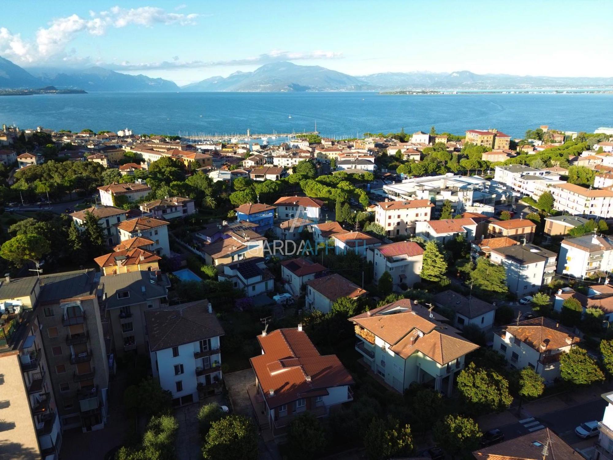 Ares Apartment - Vicino Al Lago Di Garda E Alla Stazione Treno Desenzano del Garda Exterior foto